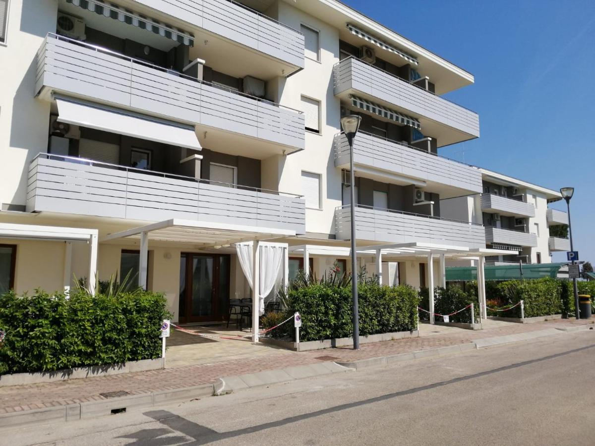 Condominio Diana Est- Gemini Bibione Esterno foto