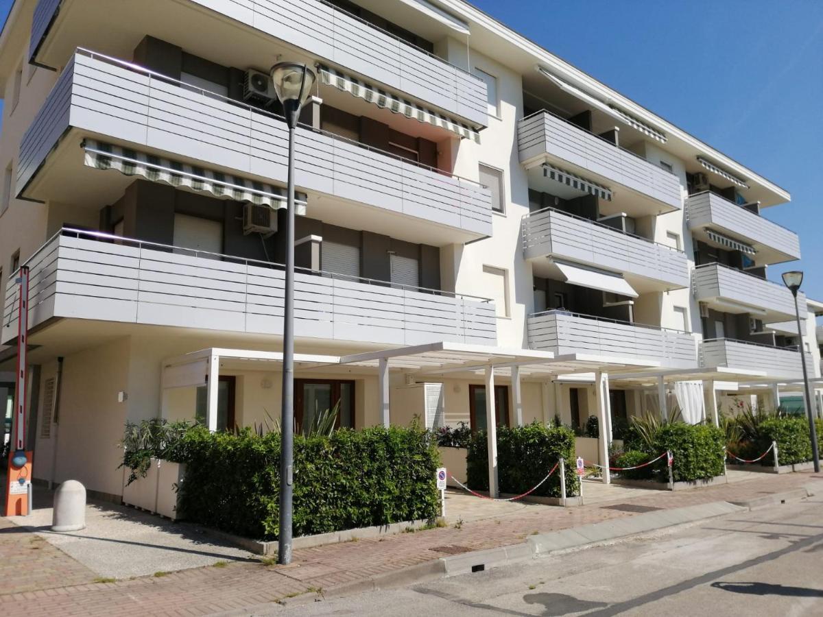 Condominio Diana Est- Gemini Bibione Esterno foto